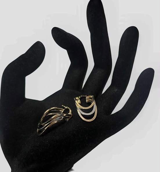 WG03606 E 18k Saudi Earrings Gold 3.59g