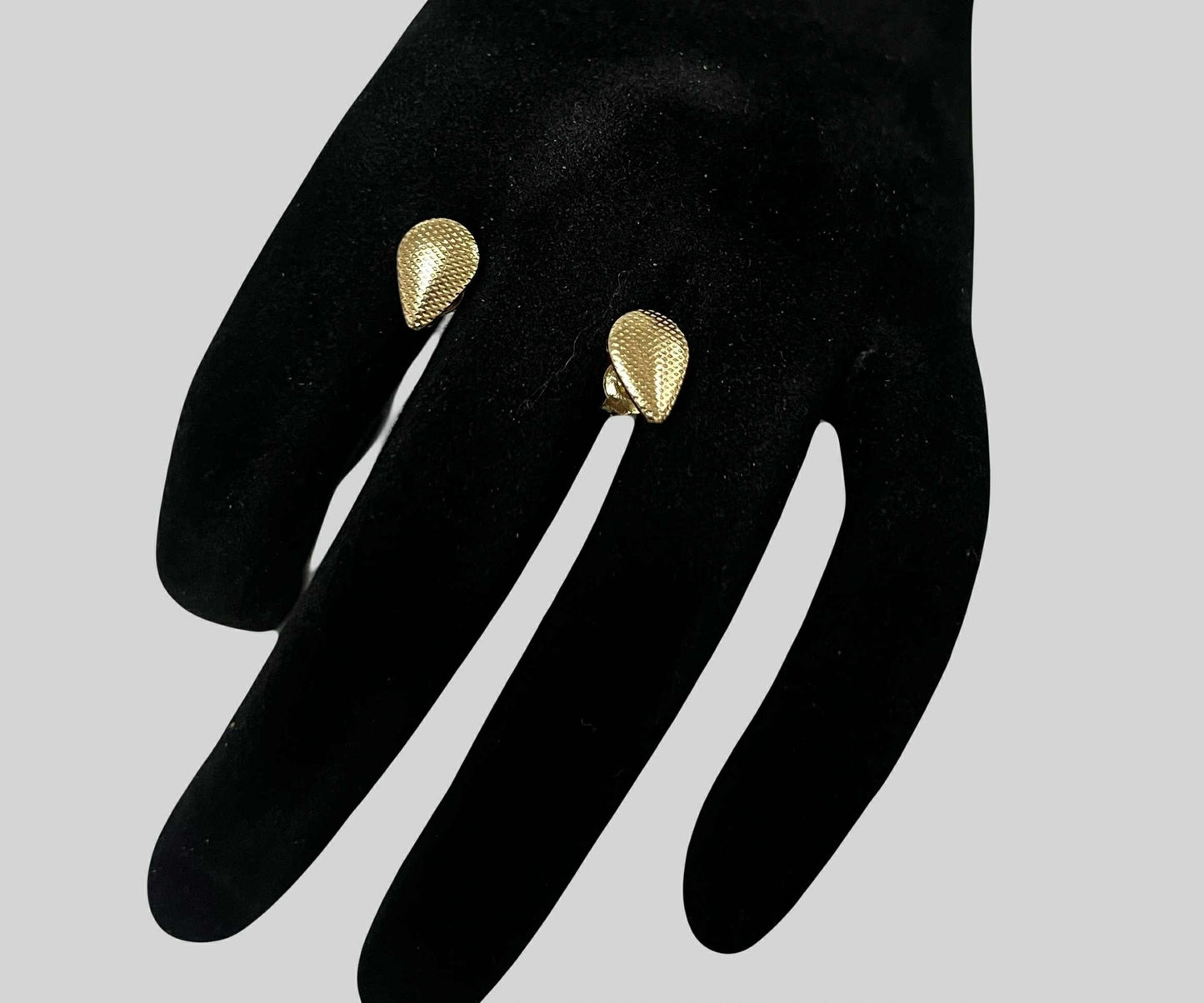 WG03750 E 18k Saudi Gold 1.22g