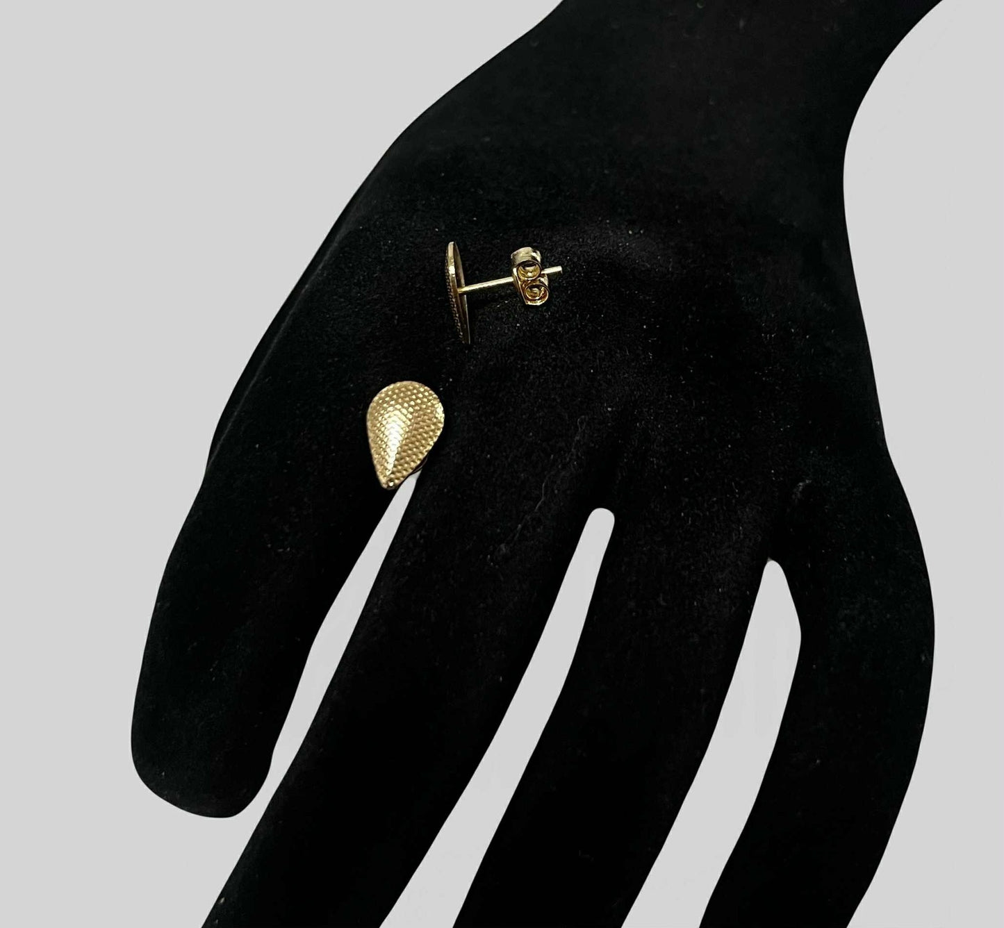 WG03750 E 18k Saudi Gold 1.22g