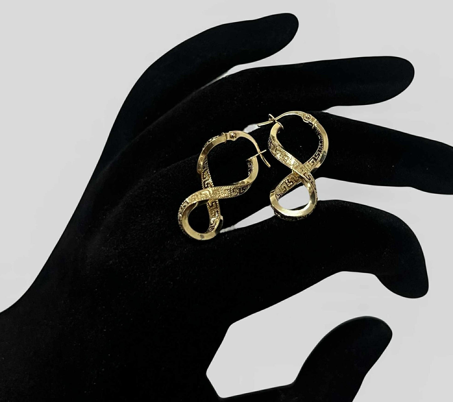 WG03751 E 18k Saudi Gold Earrings 1.34g