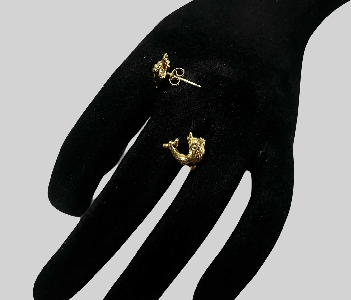 WG03753 E 18k Saudi Gold Earrings 1.43g