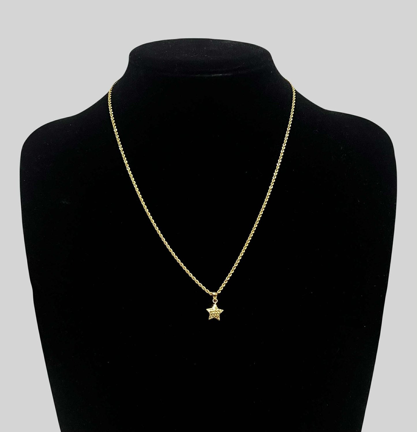 WG03760 N 18k Saudi Gold Necklace 18" 2.20g