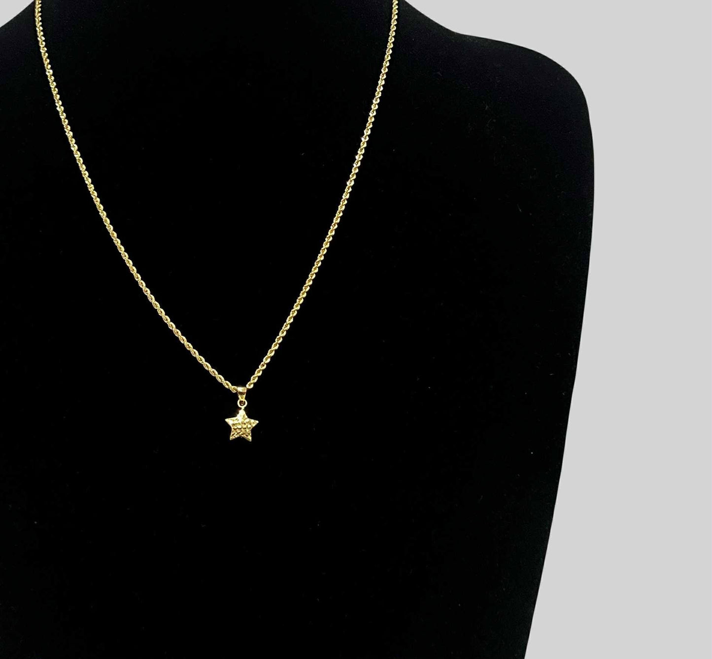 WG03760 N 18k Saudi Gold Necklace 18" 2.20g