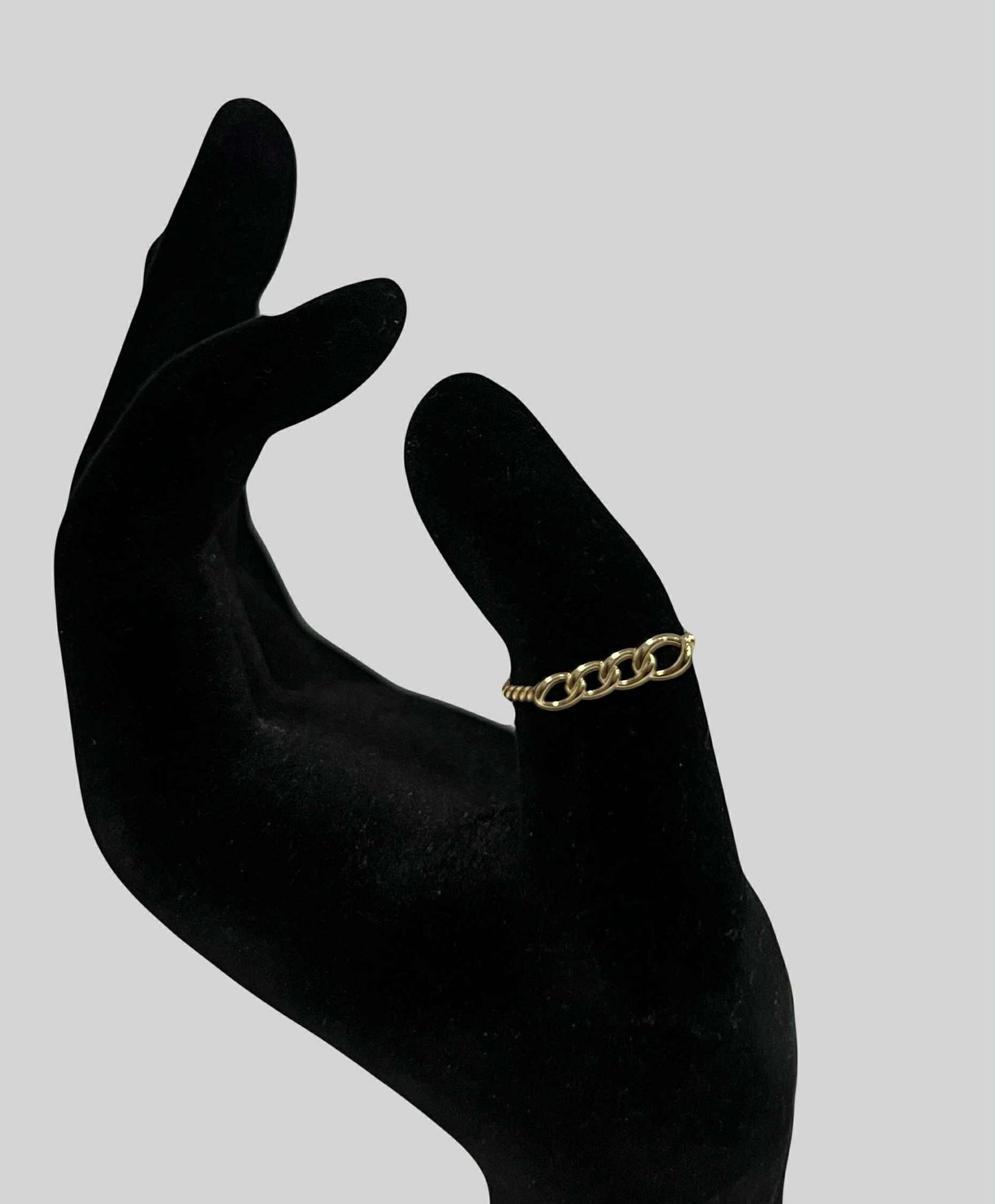 WG03774 R 18k Saudi Gold Ring s. 7.5 1.51g