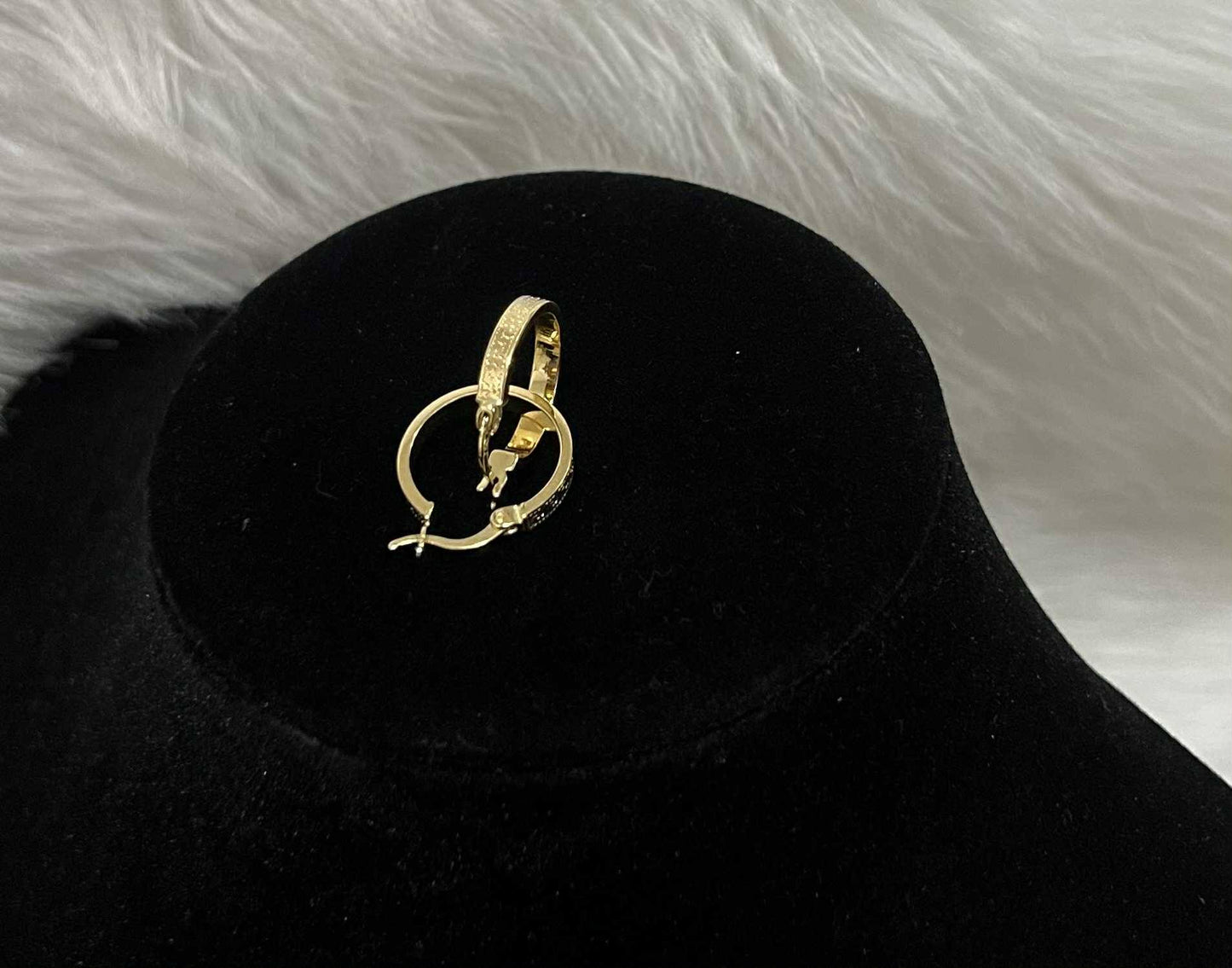 WG03776 E 18k Saudi Gold Earrings 1.88g