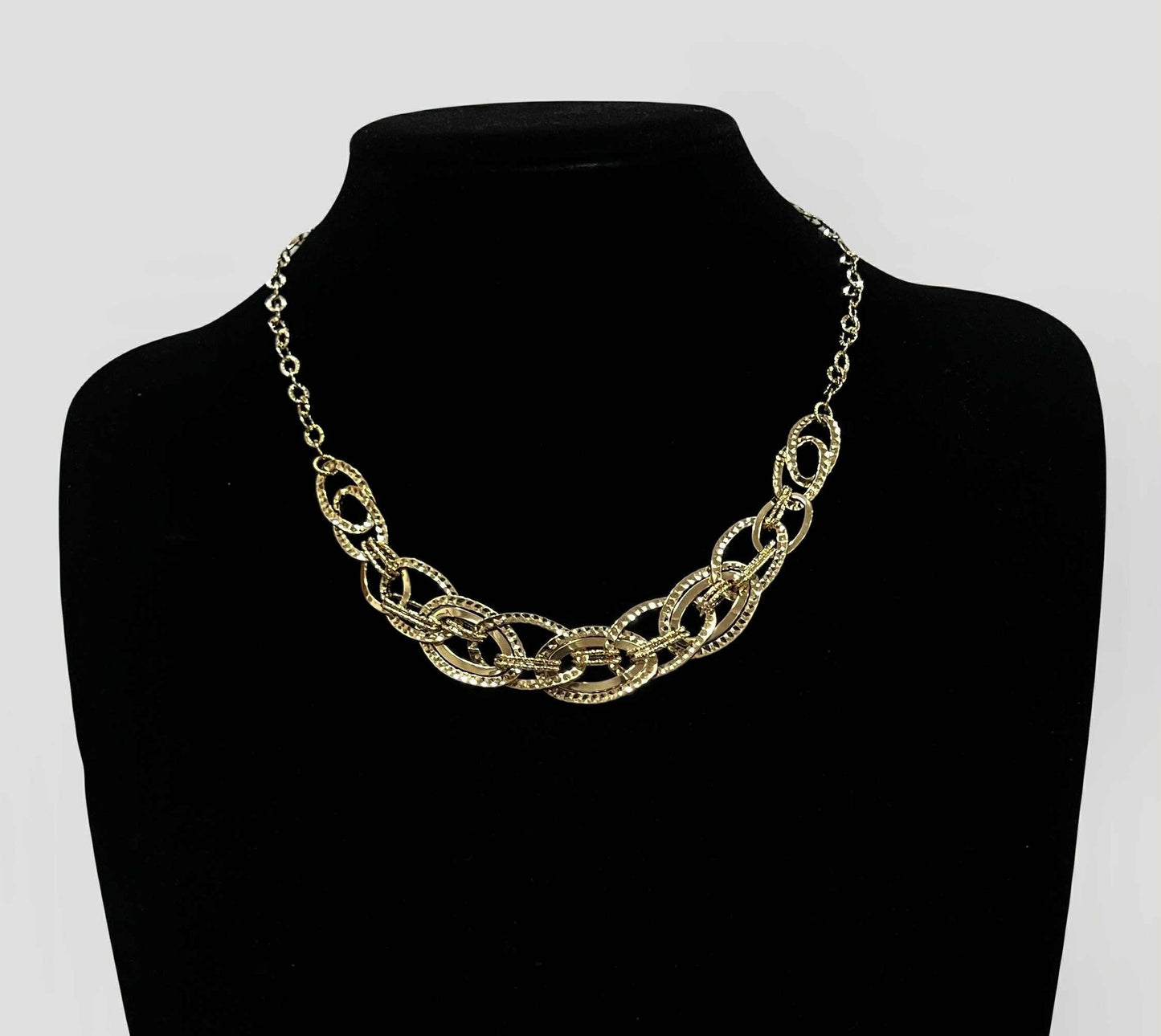 WG03791 N 18k Saudi Gold Necklace 17.5" 7.09g