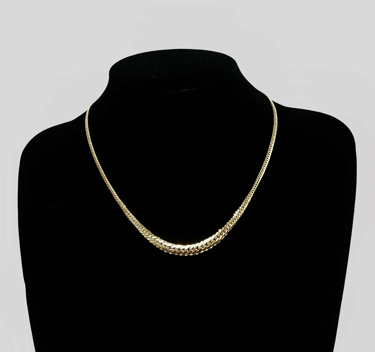 WG03792 N 18k Saudi Gold Necklace 18" 4.69g