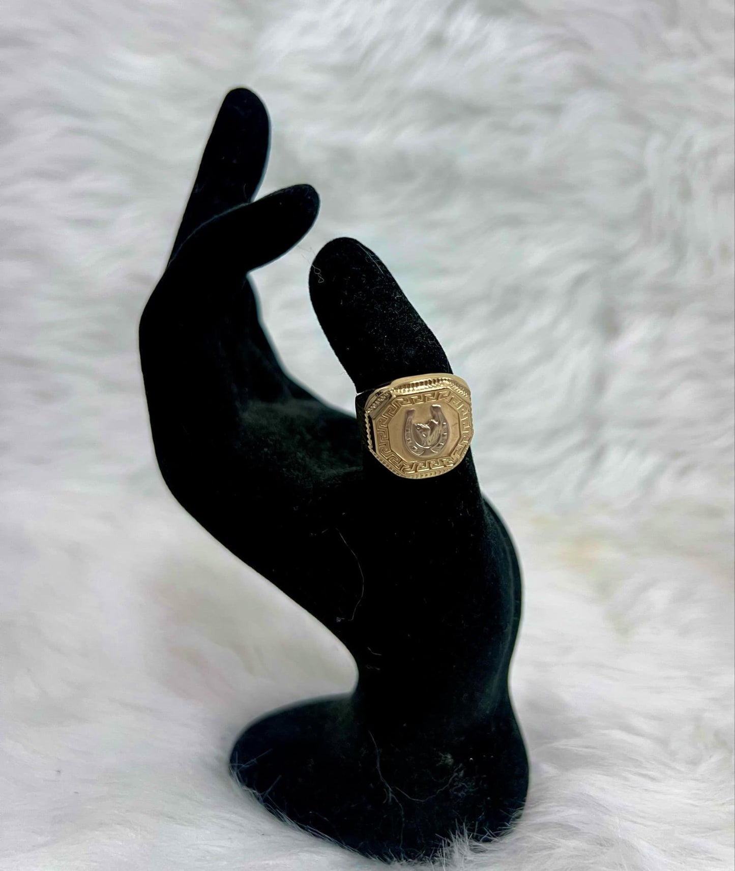 WG03299 R, 18k Saudi Gold Ring – 6.83 grams