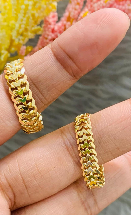 WG03447 R, 18k Saudi Gold Ring – 4.66 grams