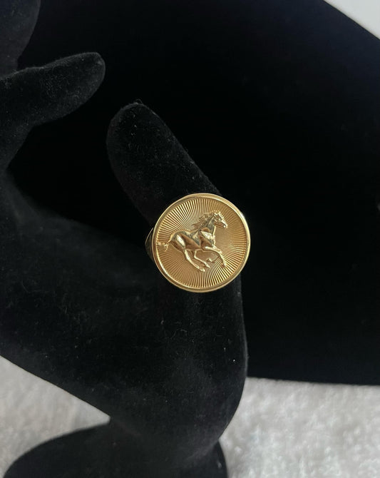 WG03528 R, 18k Saudi Gold Ring – 4.56 grams