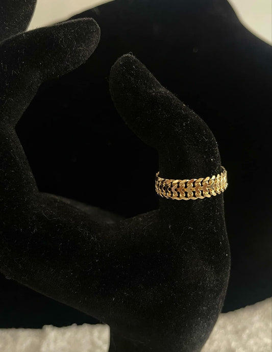 WG03522 R, 18k Saudi Gold Ring – 3.13 grams