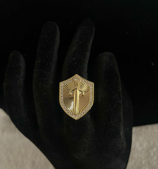 WG03530 R, 18k Saudi Gold Ring – 7.62 grams