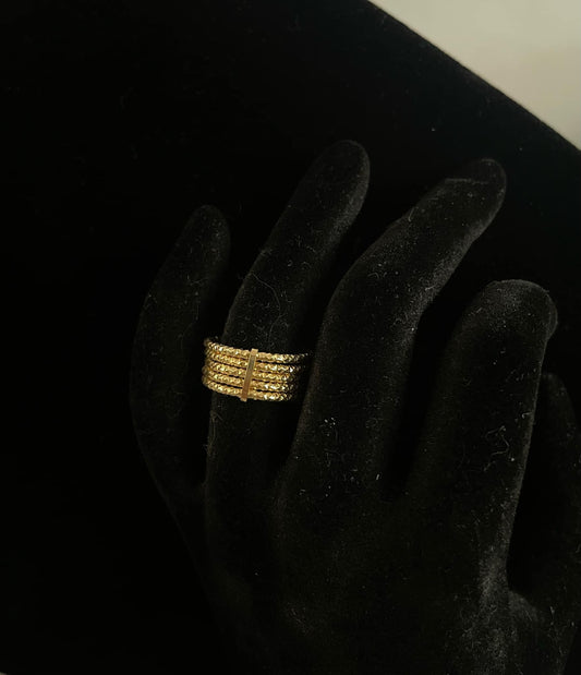 WG03524 R, 18k Saudi Gold Ring – 1.39 grams