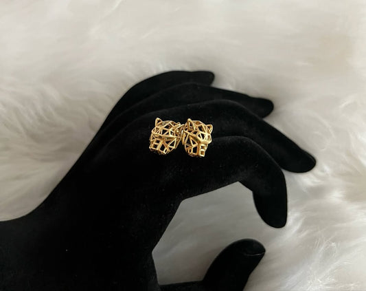 WG003649 18k Saudi Gold Earrings 2.73g