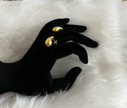 WG003661 18k Saudi Gold Earrings 1.85g