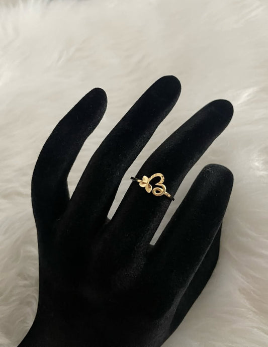 WG003554 18k Saudi Gold Ring -size 6.5 .79g