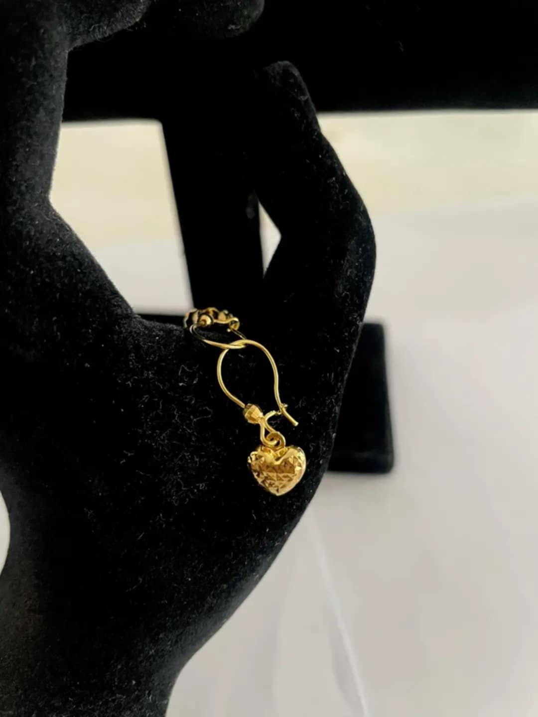 18k Saudi Gold Earrings – 1.23 grams