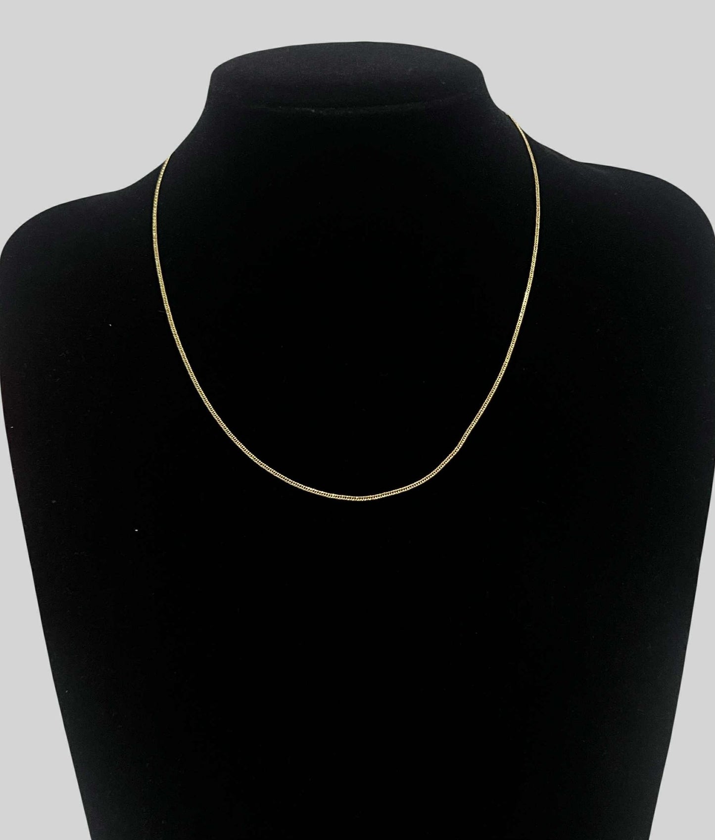 WG003700 N 18k Saudi Gold Necklace 18" 1.07g
