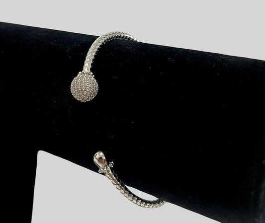 WG003719 B 18k Saudi Gold Bracelet Small  9.06g