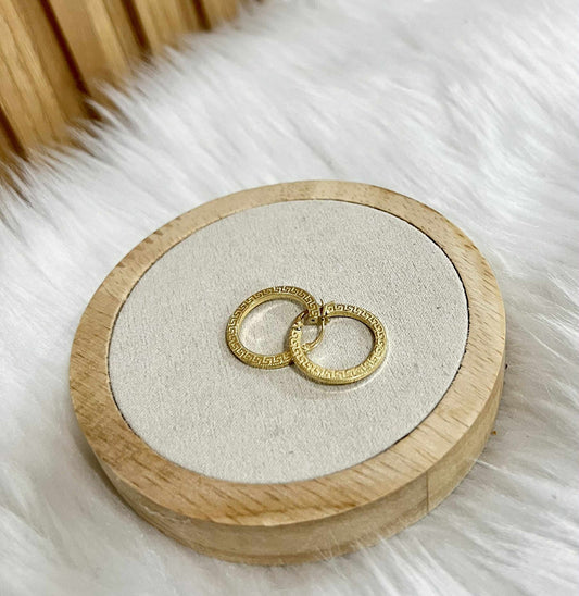 WG003725 E 18k Saudi Gold Earrings 1.22g