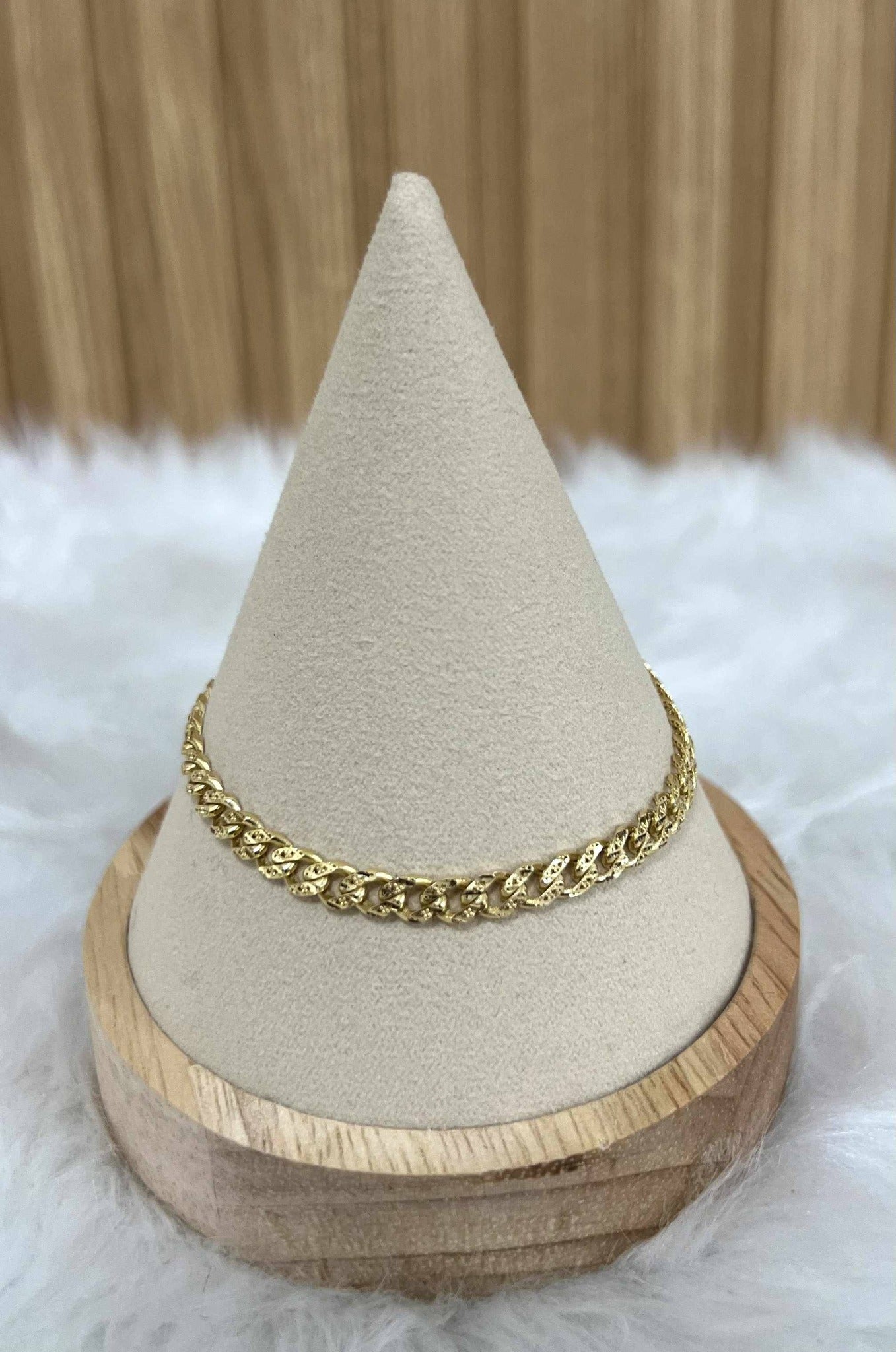 WG003850 Bracelet 18k Saudi Gold  7" 5.81g