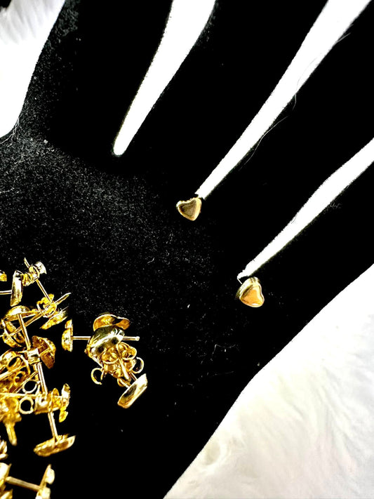 WG02522 R7, 18k Saudi Gold  Earrings – 0.48 grams