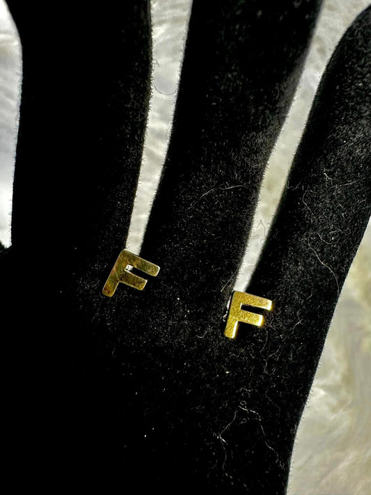 WG02616 F E , 18k Saudi Gold Earrings – 0.77 grams
