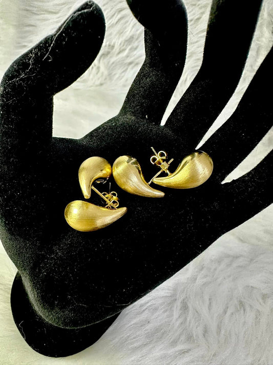 WG02835 E 18k Saudi Gold Earrings – 3.28 grams