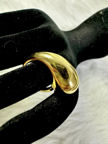 WG02837 R 18k Saudi Gold Ring – 4.45 grams