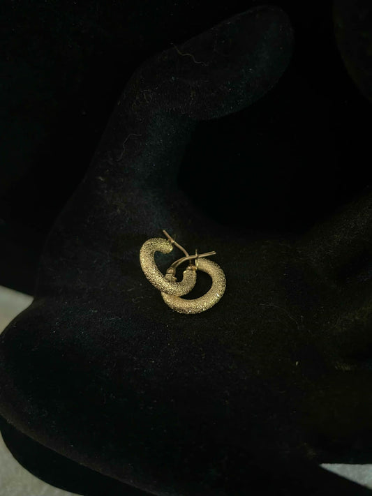 WG03498 E, 18k Saudi Gold Earrings – 1.17 grams