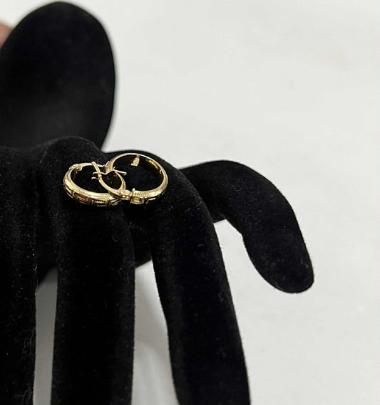 WG03585 E 18k Saudi Gold Earrings .97g