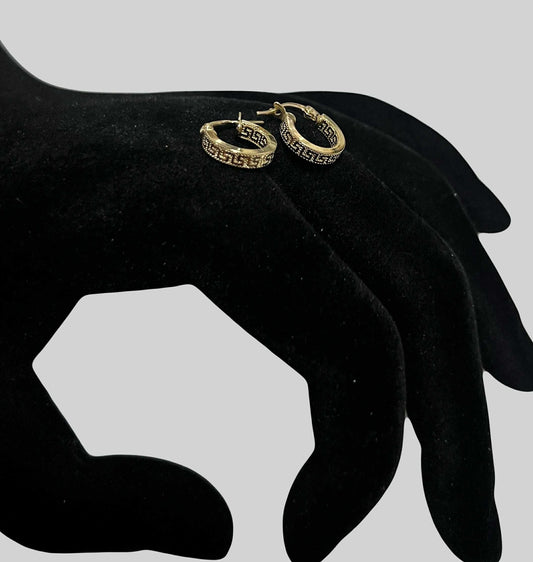 WG03598 E 18k Saudi Gold Earrings .85g