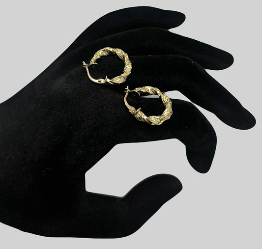 WG03600 E 18k Saudi Gold Earrings 1.38g