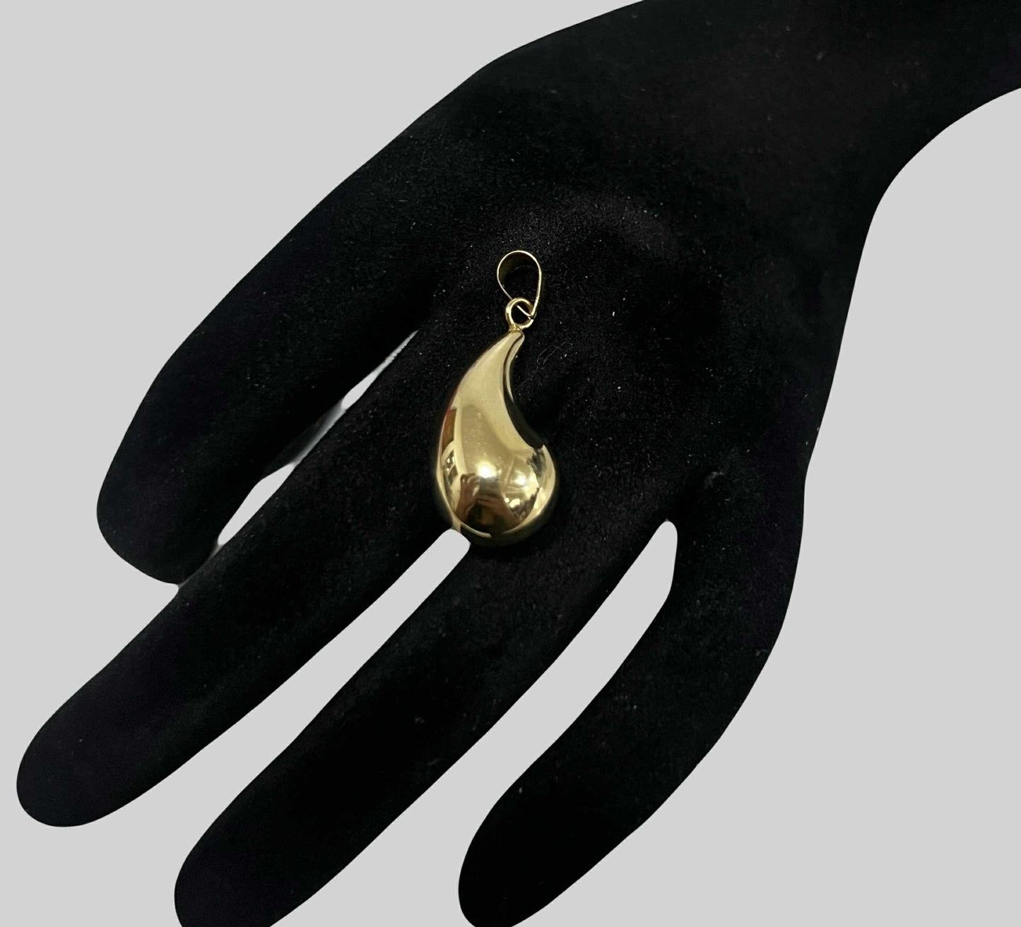 WG03773 P 18k Saudi Gold Pendant 2.07g