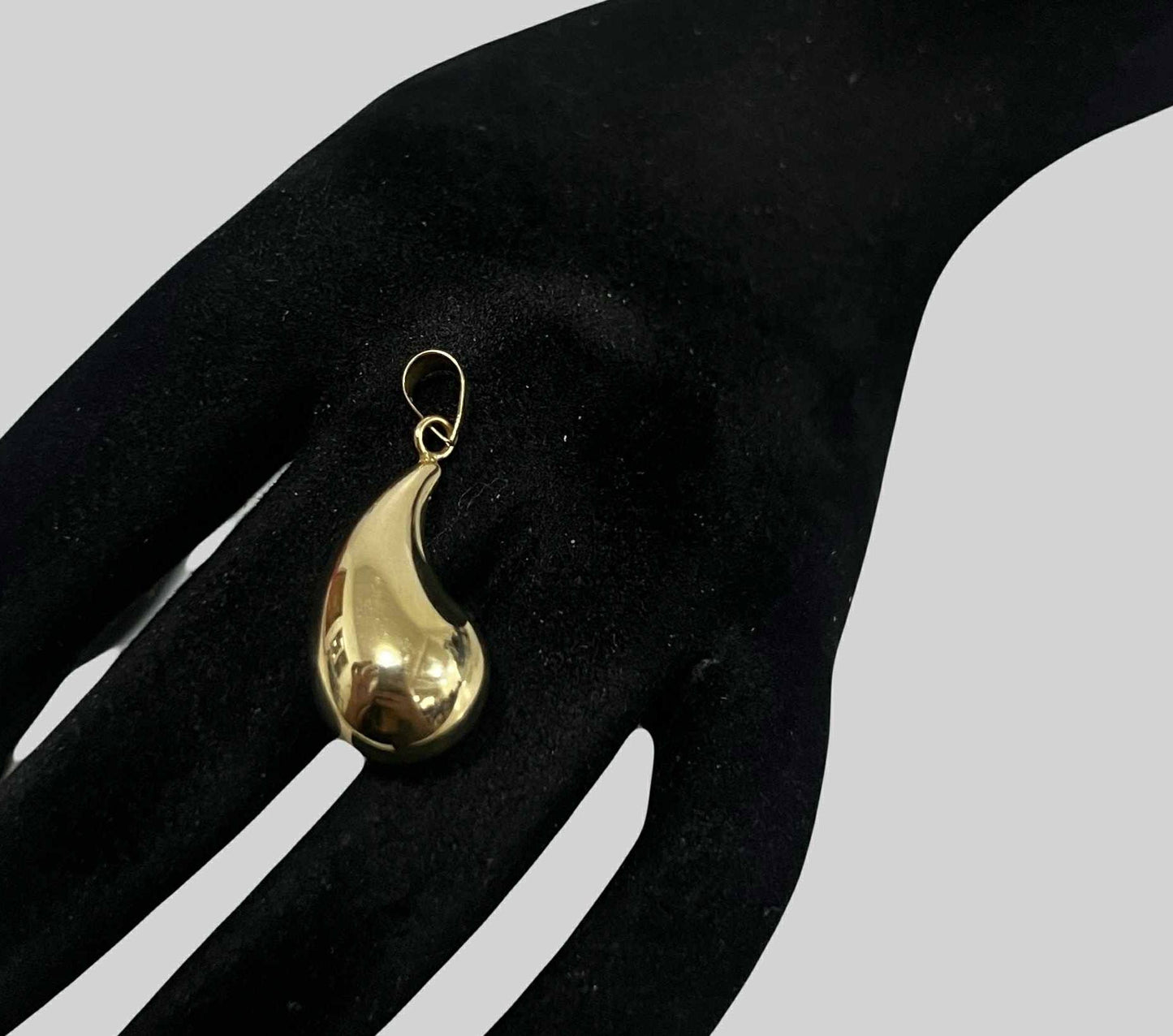 WG03773 P 18k Saudi Gold Pendant 2.07g